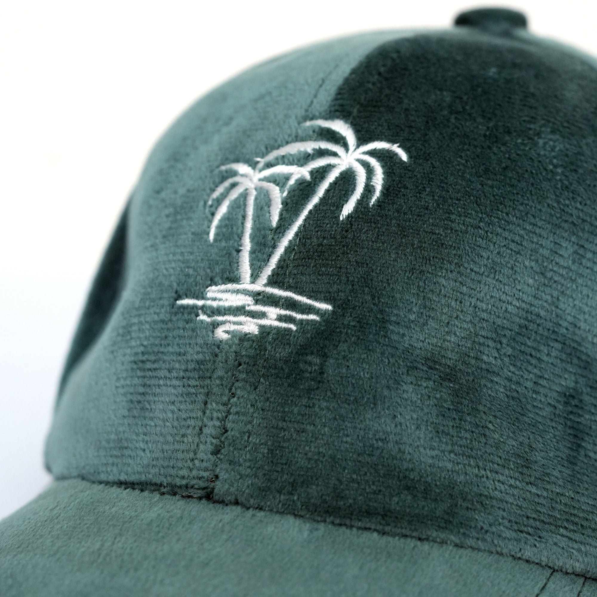 Men cotton and suede caps online in Pakistan. Baseball caps, caps for men, premium caps, caps pakistan