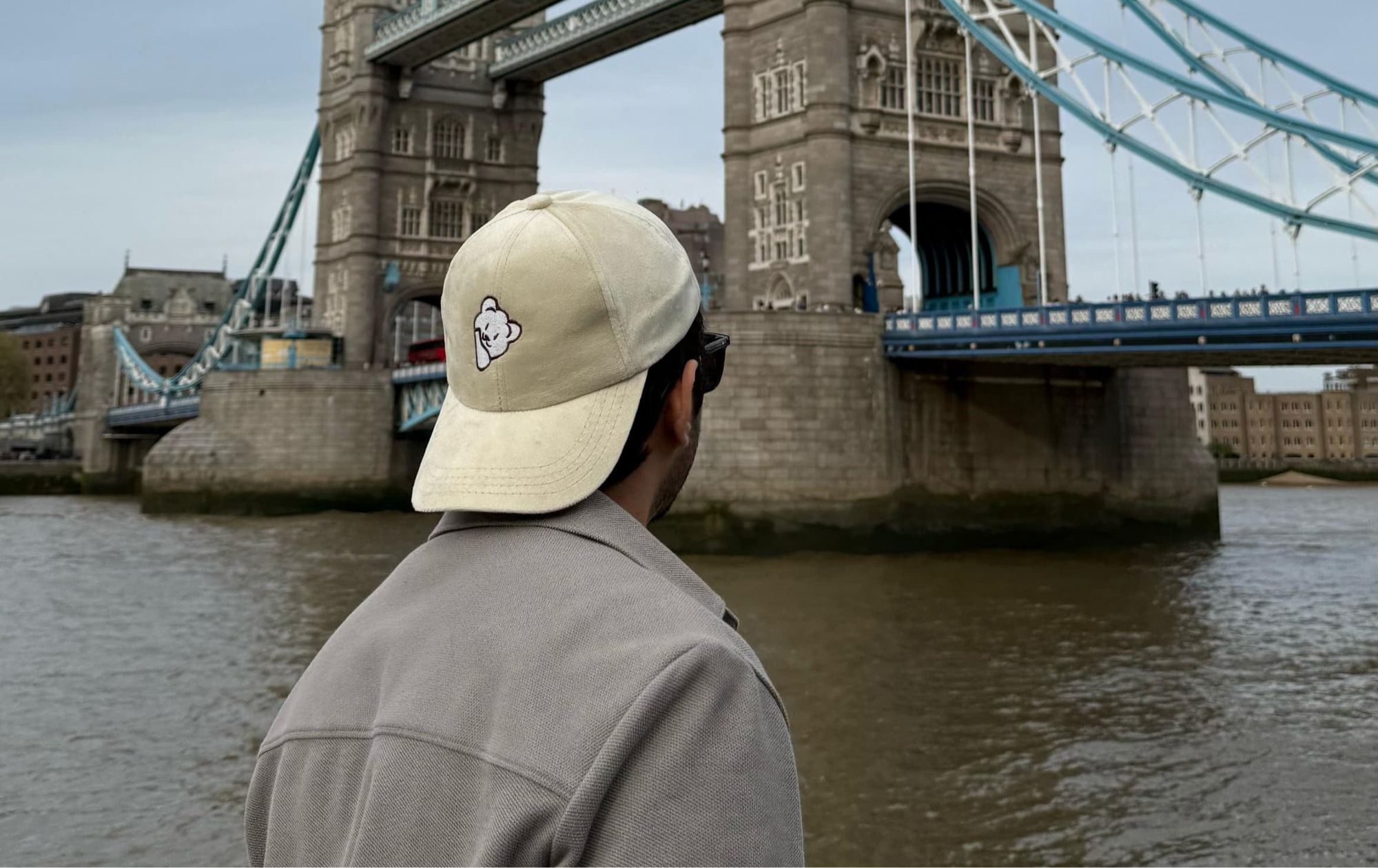 Men cotton and suede caps online in Pakistan. Baseball caps, caps for men, premium caps, caps pakistan