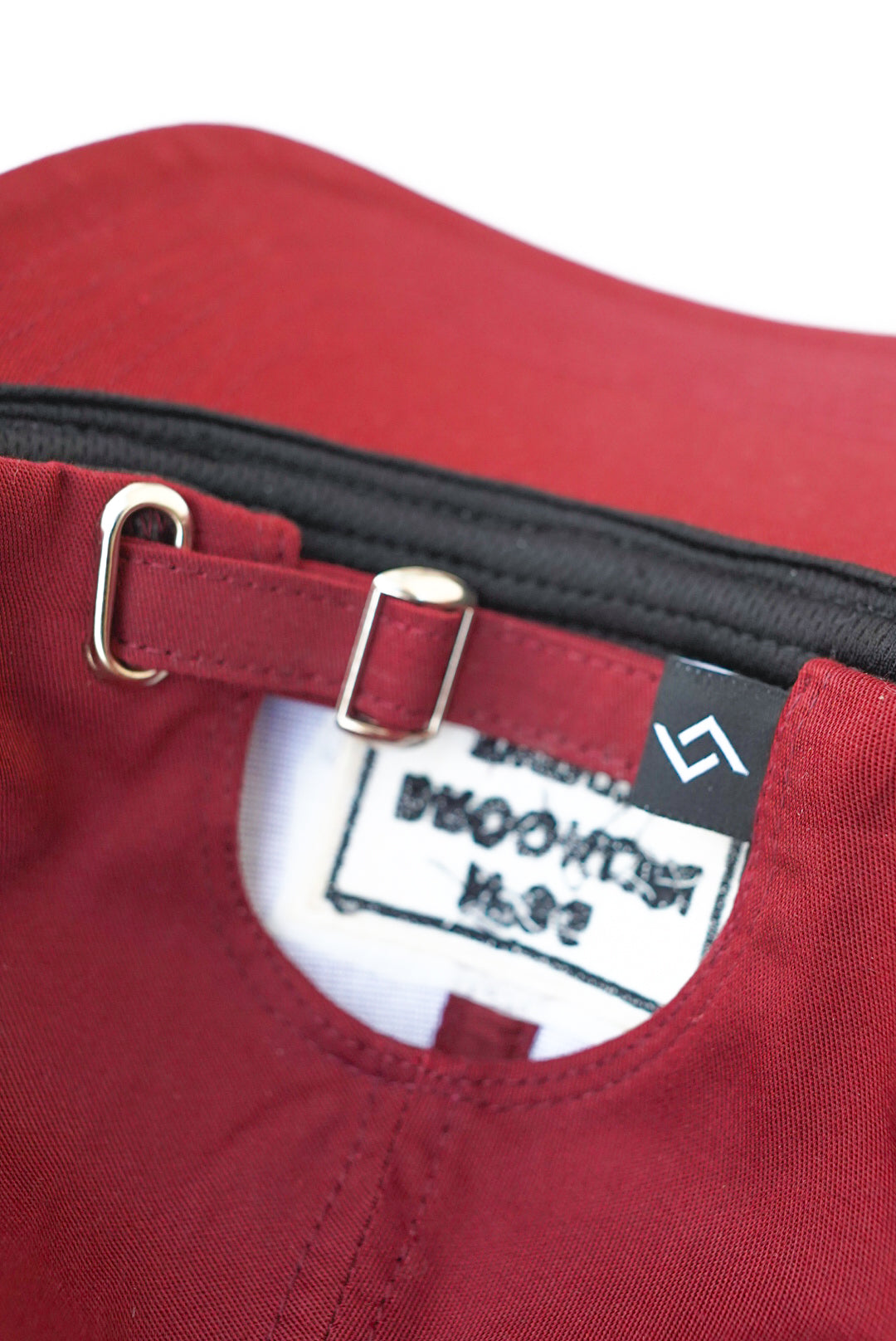 Men cotton and suede caps online in Pakistan. Baseball caps, caps for men, premium caps, caps pakistan