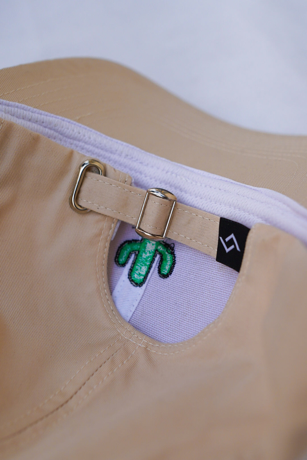Men cotton and suede caps online in Pakistan. Baseball caps, caps for men, premium caps, caps pakistan