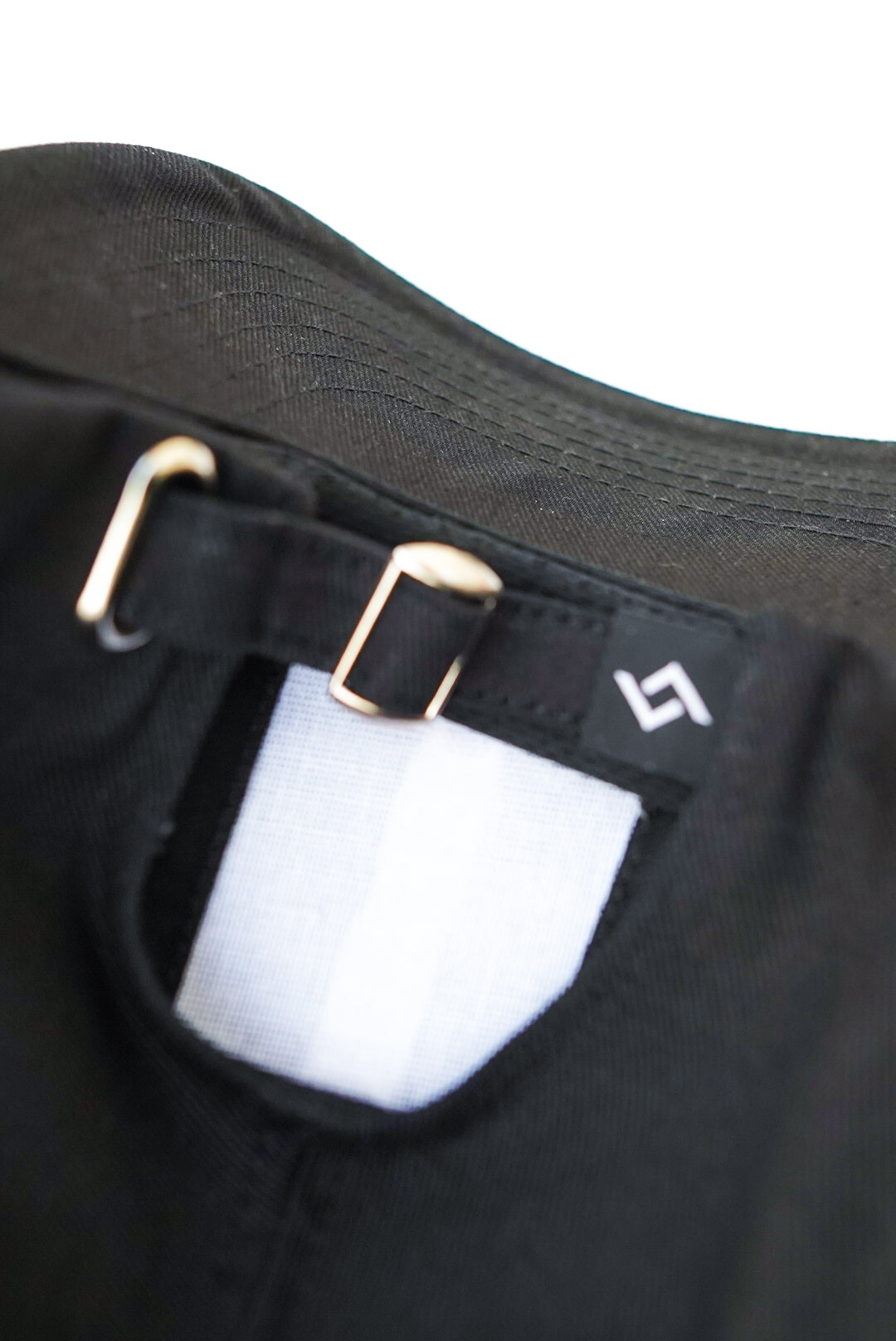 Men cotton and suede caps online in Pakistan. Baseball caps, caps for men, premium caps, caps pakistan