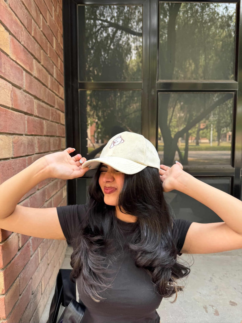 Men cotton and suede caps online in Pakistan. Baseball caps, caps for men, premium caps, caps pakistan